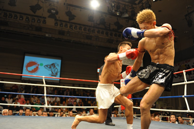 秋元皓貴選手 vs 森井洋介選手