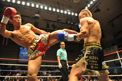 宮越慶二郎選手 vs 黒田アキヒロ選手