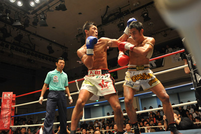 ジョムトーン・チューワッタナ選手 vs 大和哲也選手