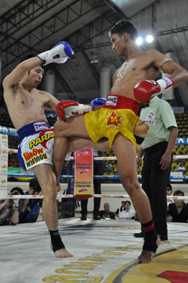 ジョムトーン・チューワッタナ選手 vs 増田博正選手