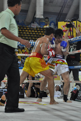 ジョムトーン・チューワッタナ選手 vs 増田博正選手