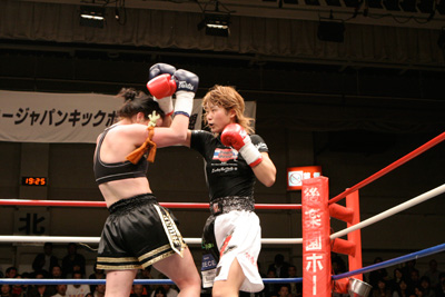AZUMA vs Melissa・Norton